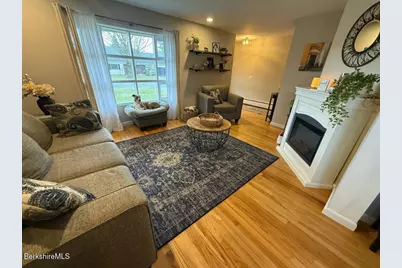 38 Rockland Dr, Pittsfield, MA 01201 - Photo 4