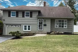 38 Rockland Dr, Pittsfield, MA 01201 - Photo 1