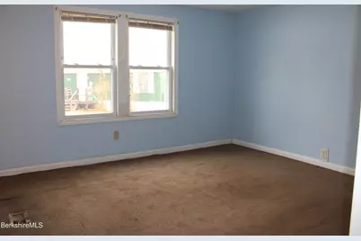 26 Lakewood Cir, Pittsfield, MA 01201 - Photo 24