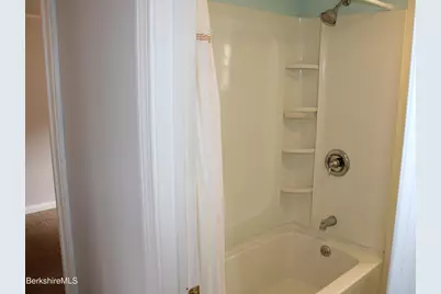 26 Lakewood Cir, Pittsfield, MA 01201 - Photo 18