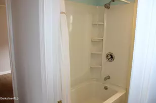 26 Lakewood Cir, Pittsfield, MA 01201 - Photo 18