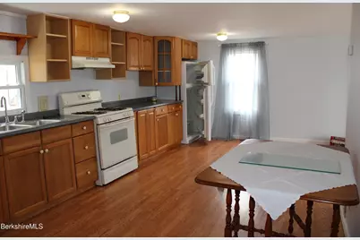 26 Lakewood Cir, Pittsfield, MA 01201 - Photo 6