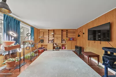 82 Cherry St, North Adams, MA 01247 - Photo 16