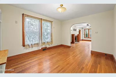 53 Meadowview Dr, Pittsfield, MA 01201 - Photo 10