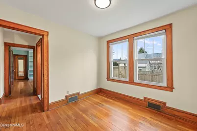 53 Meadowview Dr, Pittsfield, MA 01201 - Photo 24