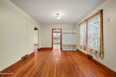 53 Meadowview Dr, Pittsfield, MA 01201 - Photo 12