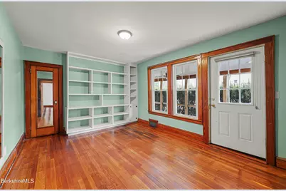 53 Meadowview Dr, Pittsfield, MA 01201 - Photo 26