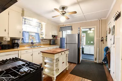 40 Frederick St, North Adams, MA 01247 - Photo 14