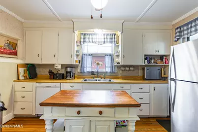 40 Frederick St, North Adams, MA 01247 - Photo 16