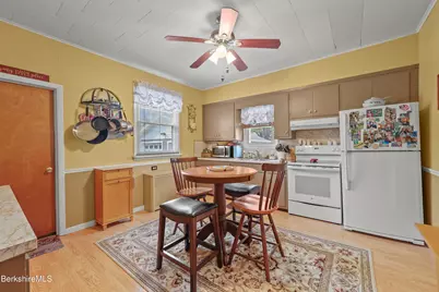 53 Newell St, Pittsfield, MA 01201 - Photo 12