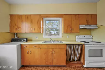 53 Newell St, Pittsfield, MA 01201 - Photo 36