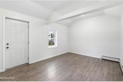 243 Robbins Ave, Pittsfield, MA 01201 - Photo 8