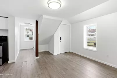 243 Robbins Ave, Pittsfield, MA 01201 - Photo 6