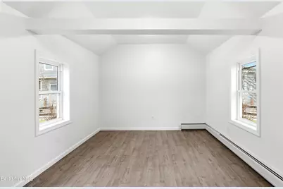 243 Robbins Ave, Pittsfield, MA 01201 - Photo 10