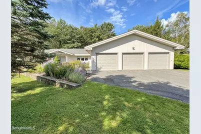 26 Westbrook Ter, Pittsfield, MA 01201 - Photo 2