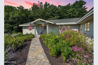 26 Westbrook Ter, Pittsfield, MA 01201 - Photo 2