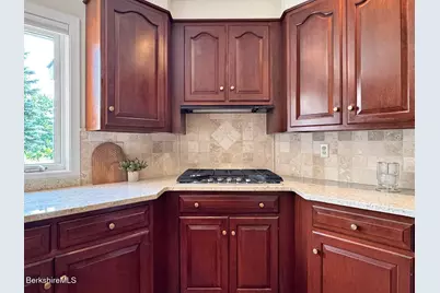 26 Westbrook Ter, Pittsfield, MA 01201 - Photo 18