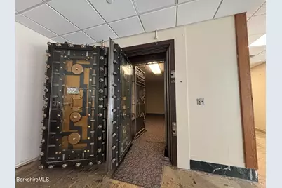 29 Fenn St, Pittsfield, MA 01201 - Photo 12