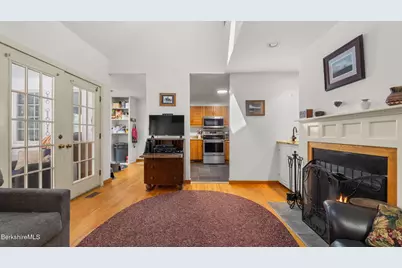 1 Cornwall Dr, Great Barrington, MA 01230 - Photo 24