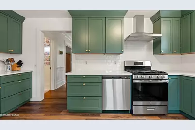 69 Commonwealth Ave, Pittsfield, MA 01201 - Photo 14