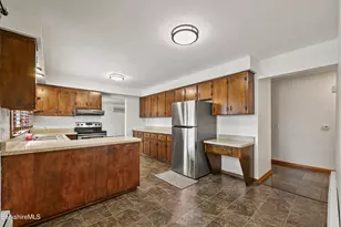 55 Crystal St, Pittsfield, MA 01201 - Photo 14