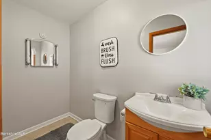 55 Crystal St, Pittsfield, MA 01201 - Photo 24