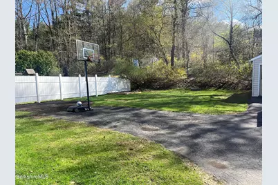 322 Cheshire Rd, Pittsfield, MA 01201 - Photo 30