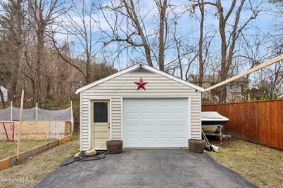 322 Cheshire Rd, Pittsfield, MA 01201 - Photo 30