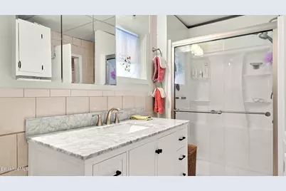 298 E Housatonic St, Dalton, MA 01226 - Photo 16