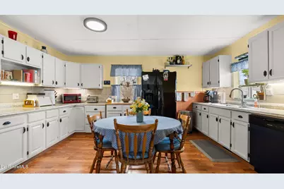 298 Housatonic St, Dalton, MA 01226 - Photo 8