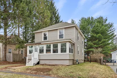 27 Morgan St, Pittsfield, MA 01201 - Photo 2