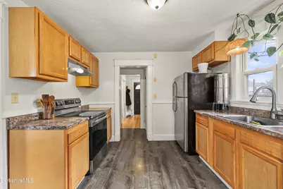 27 Morgan St, Pittsfield, MA 01201 - Photo 14