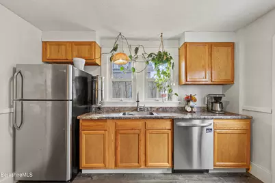 27 Morgan St, Pittsfield, MA 01201 - Photo 12