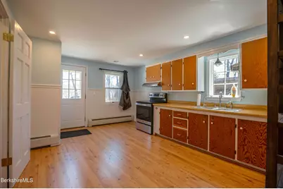 28 Adell St, Pittsfield, MA 01201 - Photo 12