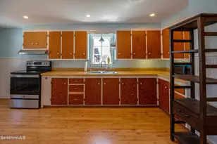 28 Adell St, Pittsfield, MA 01201 - Photo 14