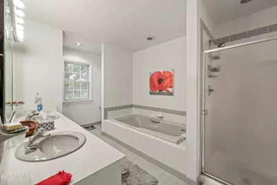 1136 Barker Rd #27, Pittsfield, MA 01201 - Photo 18