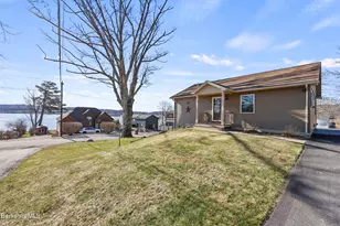 200 Narragansett Ave, Lanesborough, MA 01237 - Photo 48