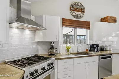 520 N Main St, Lanesborough, MA 01237 - Photo 12