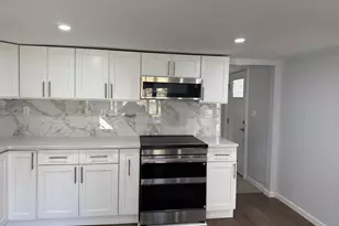 23 Murray Ave, North Adams, MA 01247 - Photo 4