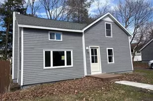 23 Murray Ave, North Adams, MA 01247 - Photo 2