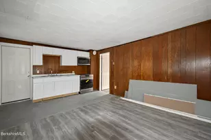 111 Columbia St, Adams, MA 01220 - Photo 26