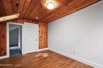 111 Columbia St, Adams, MA 01220 - Photo 16