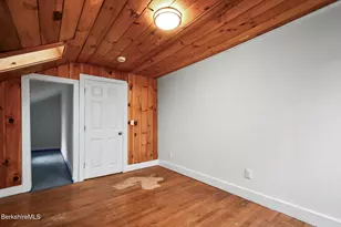 111 Columbia St, Adams, MA 01220 - Photo 16