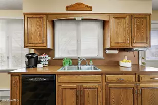 59 Joan Dr, Pittsfield, MA 01201 - Photo 10