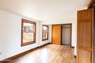 19 Cove Ln, Hinsdale, MA 01235 - Photo 8