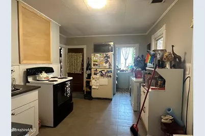 84 Washington Ave, North Adams, MA 01247 - Photo 28