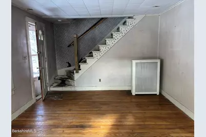 31 William St, Chester, MA 01011 - Photo 2