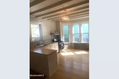 31 Bartlett Ave, Pittsfield, MA 01201 - Photo 8