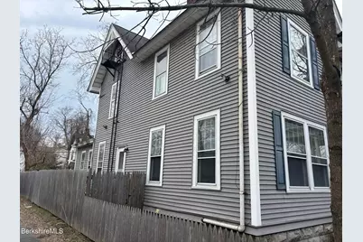 31 Bartlett Ave, Pittsfield, MA 01201 - Photo 4