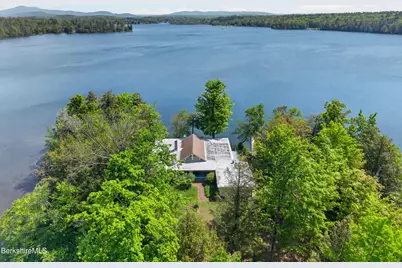 122 Blythewood Dr, Pittsfield, MA 01201 - Photo 4